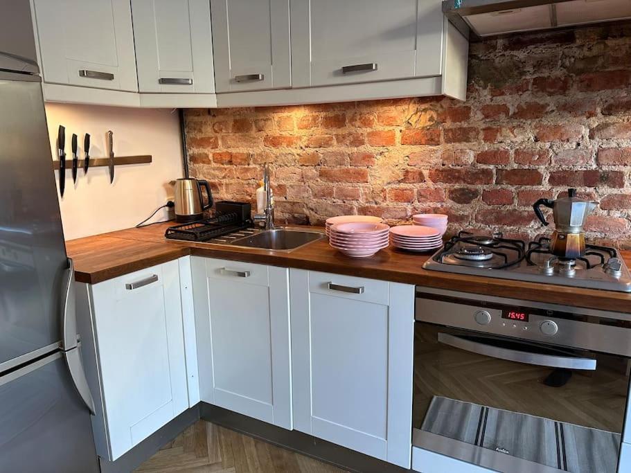 Stary Mokotow, Z Ogrodkiem Apartman Varsó Kültér fotó