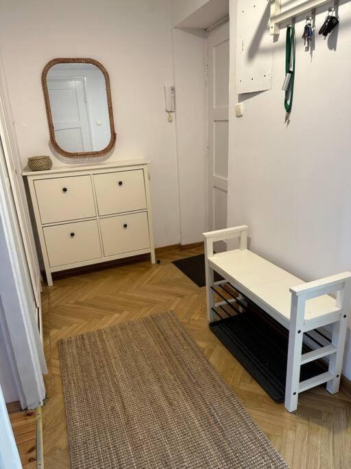 Stary Mokotow, Z Ogrodkiem Apartman Varsó Kültér fotó