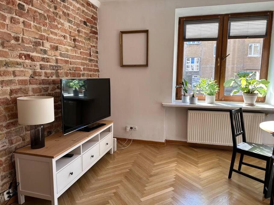 Stary Mokotow, Z Ogrodkiem Apartman Varsó Kültér fotó