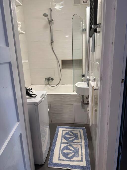 Stary Mokotow, Z Ogrodkiem Apartman Varsó Kültér fotó