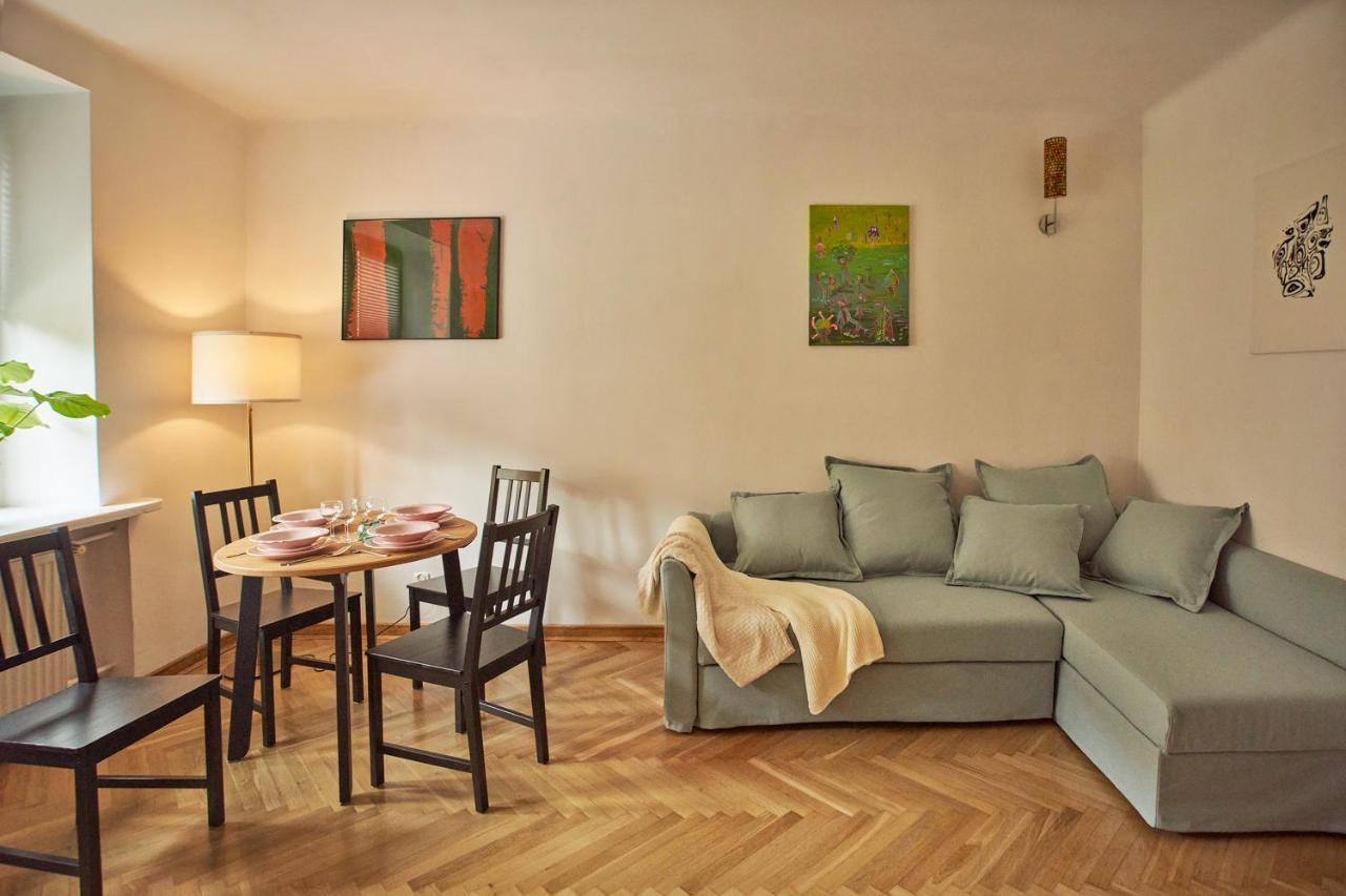 Stary Mokotow, Z Ogrodkiem Apartman Varsó Kültér fotó